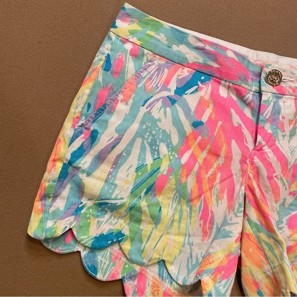 Lily Pulitzer Buttercup Watercolor Scalloped Hem Shorts Size 00 - Picture 2 of 11